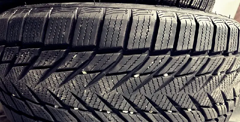 225/45R17